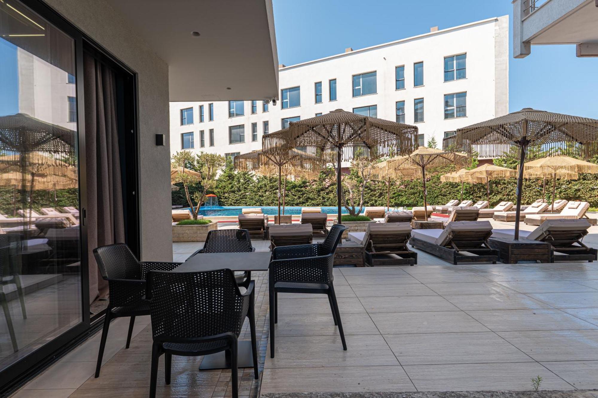 Gest Hotel Radhimë Exterior foto